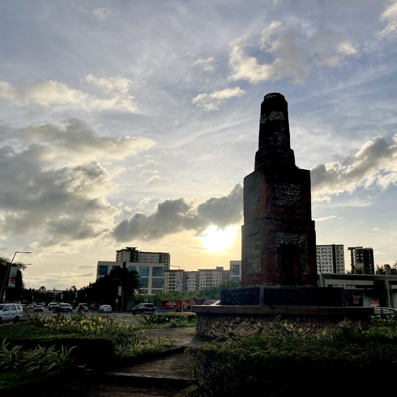 ed-defensor-pison-monument