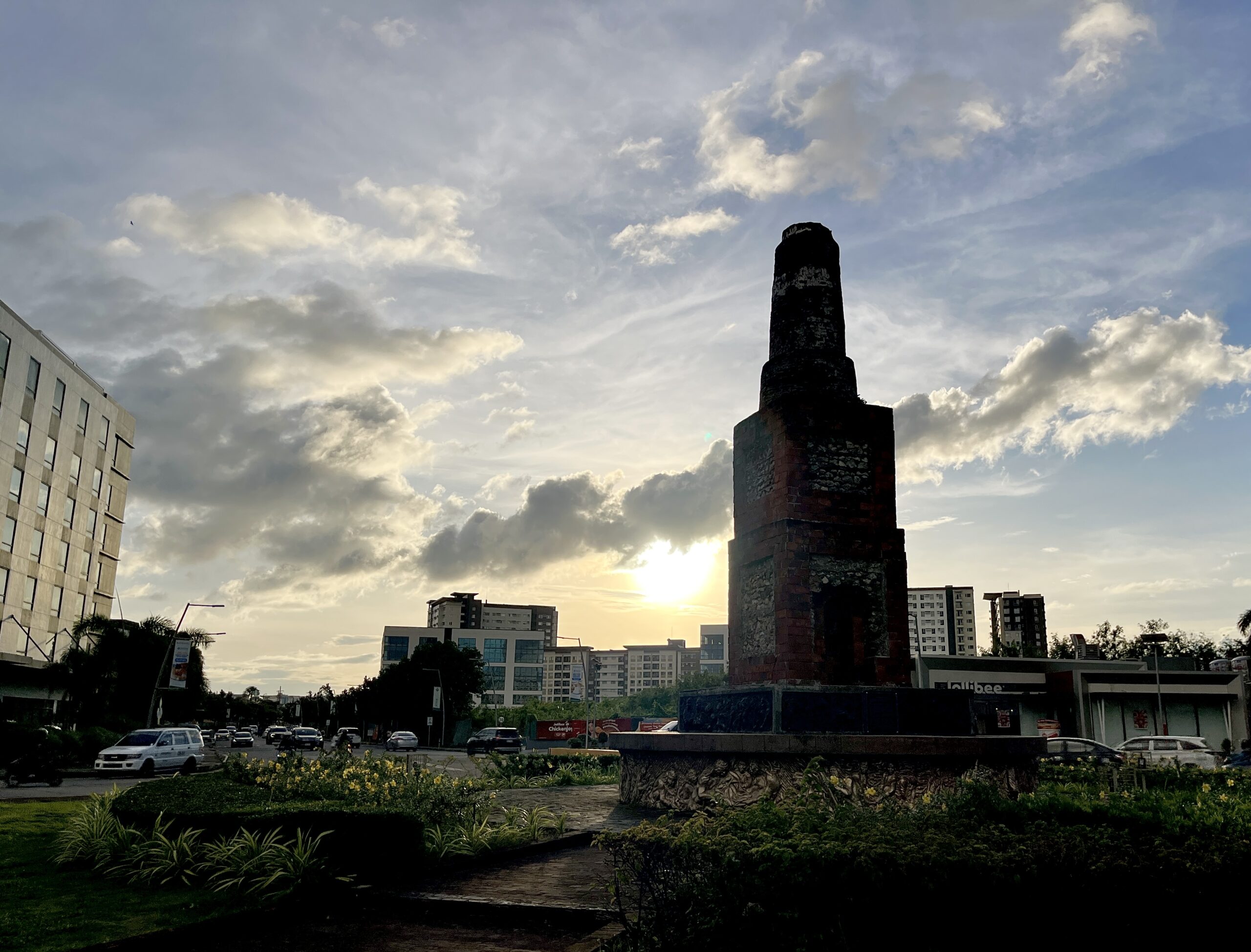 ed-defensor-pison-monument